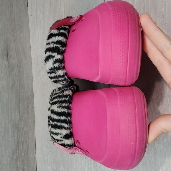 Crocs Juniors Blitzn Girls Barbie Zebra Clogs Insulated lined Slippers  shoes J2 - Picture 5 of 12